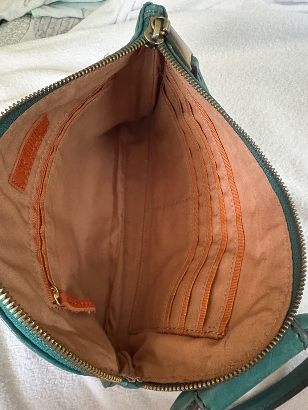HOBO | Sable Wristlet in Spruce Leather - Picture 3 of 5